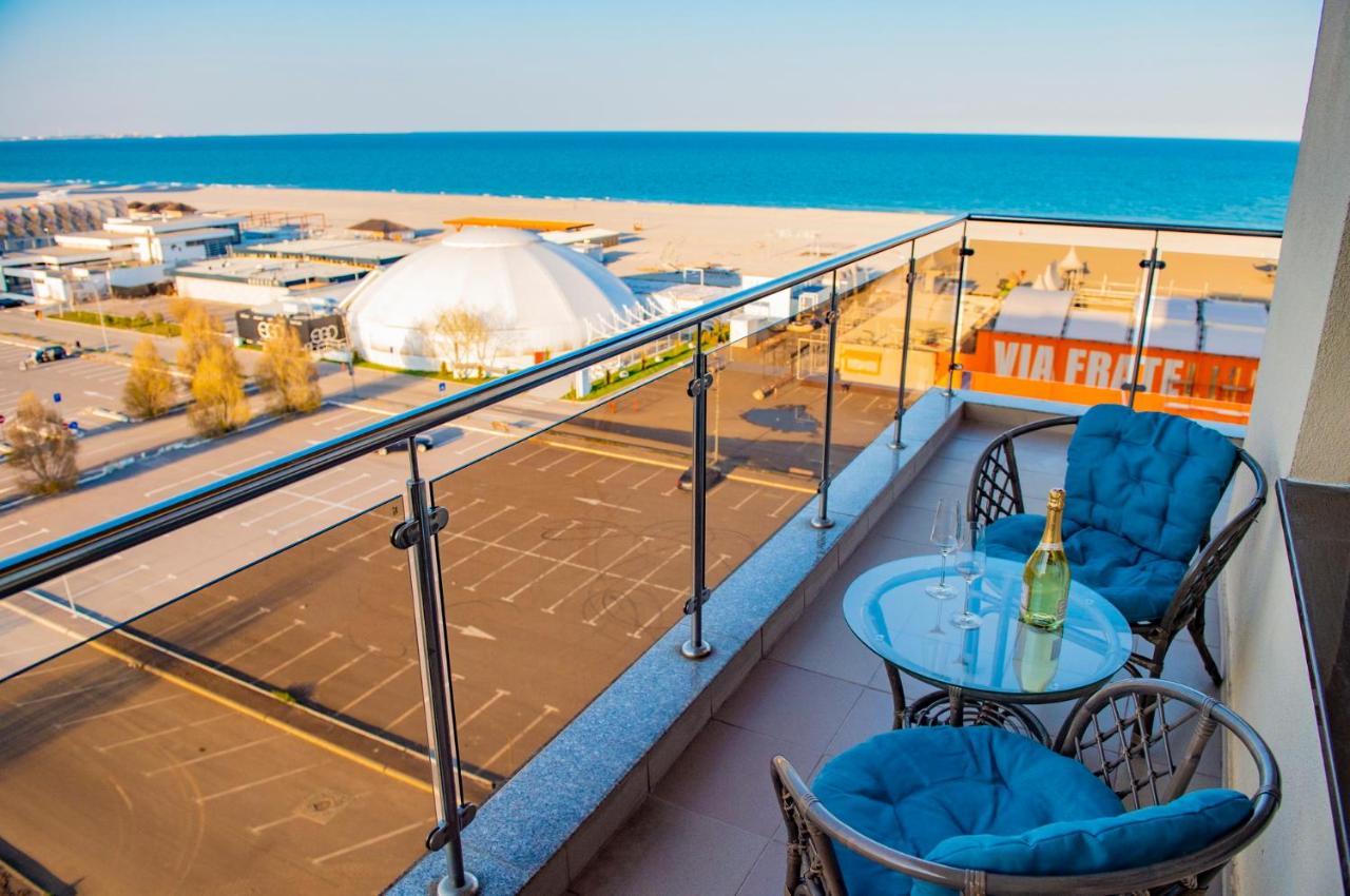 Summerland Luxury Velvet Front Sea View Apartment Mamaia Exterior photo